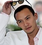 张震