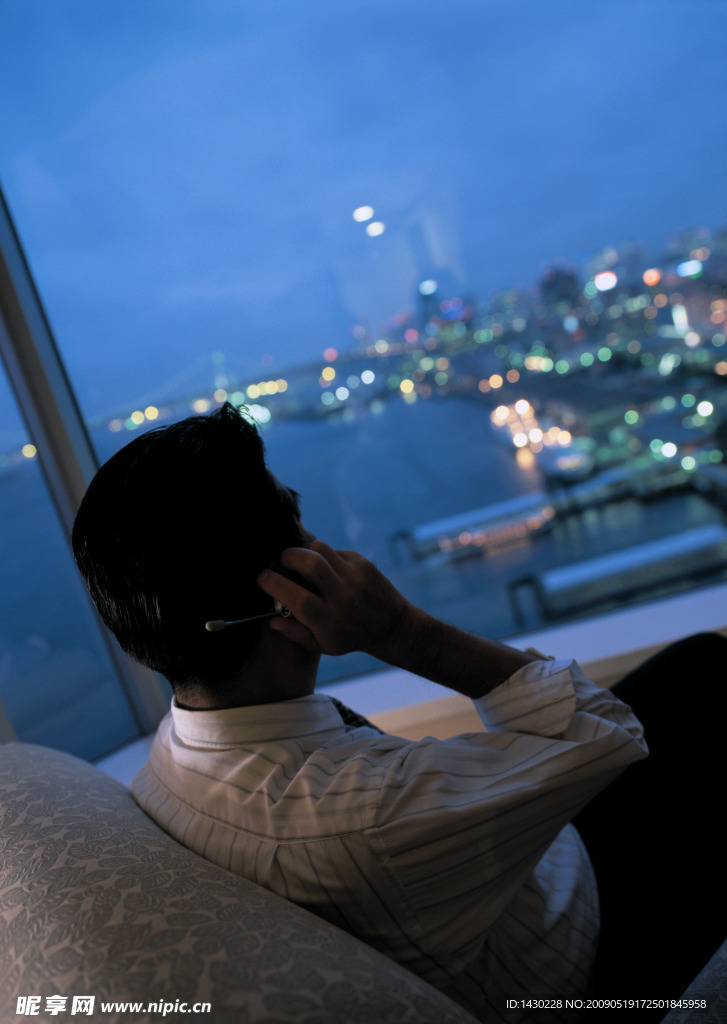 事业男女 西装 商业 男人 夜景
