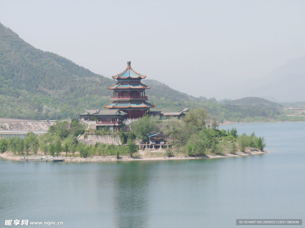水中阁