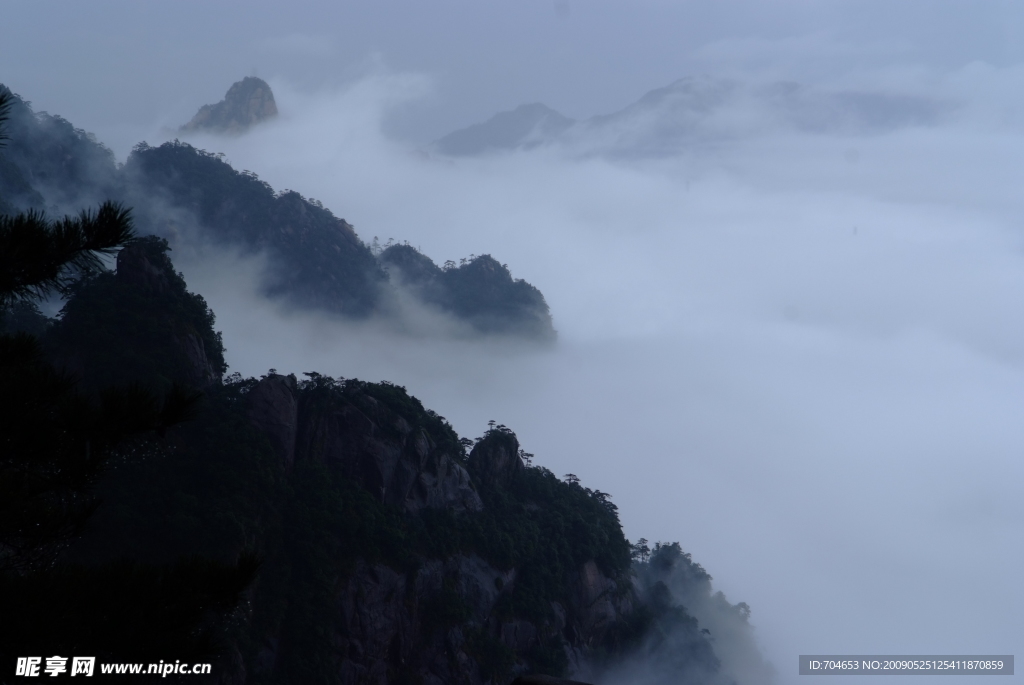 云山雾罩