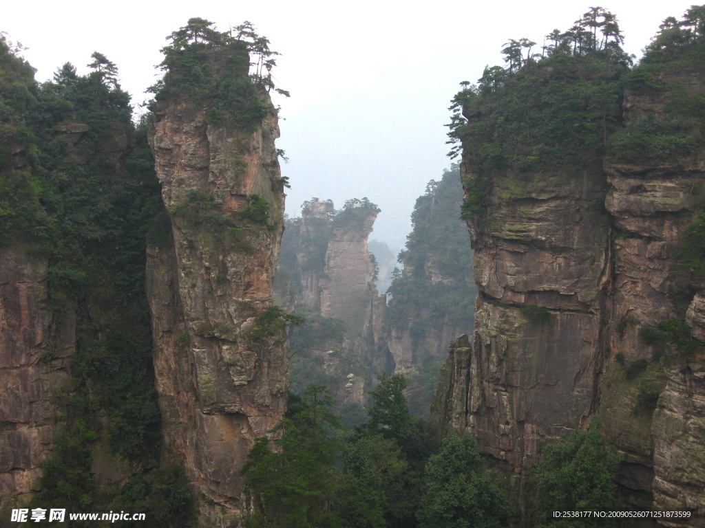 山间景色