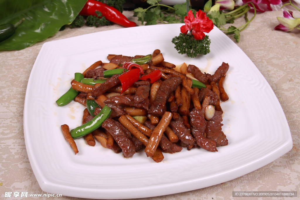荼树菇炒牛柳