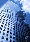 全球化通讯信息抽象高楼大厦商务人物