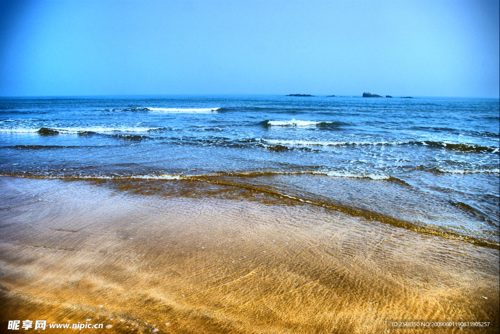 青岛 海滩 大海 蓝天