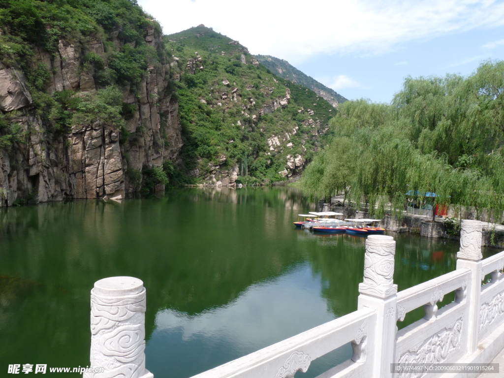 玉龙池