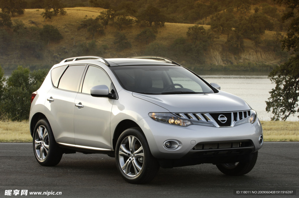 尼桑SUV