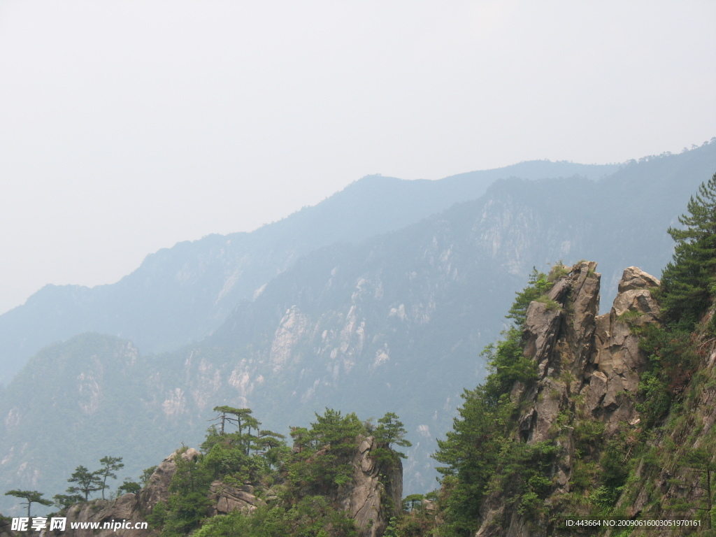 山顶险峰