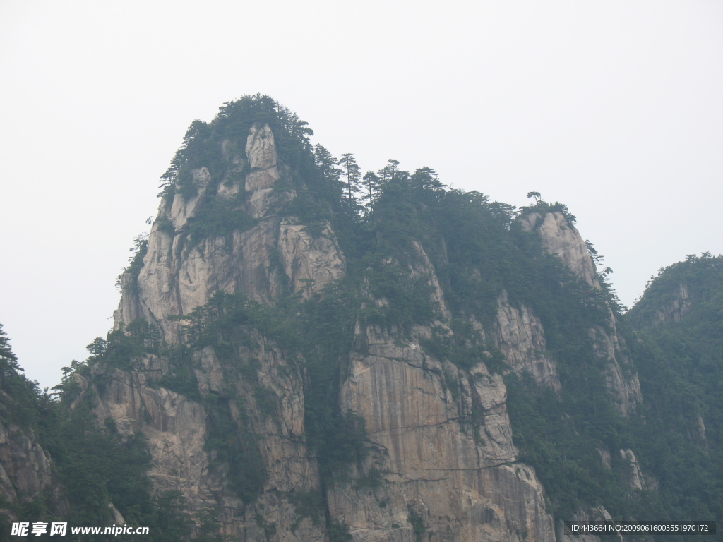 山顶险峰