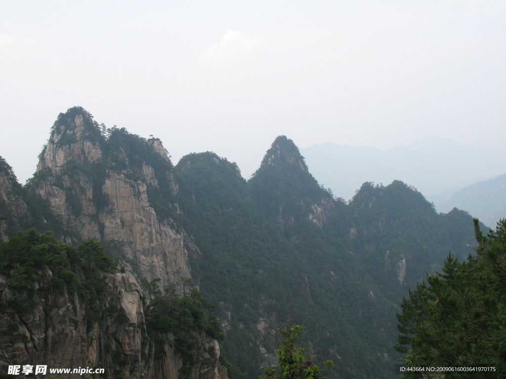 山顶险峰