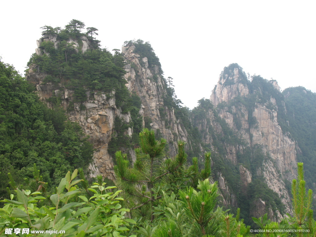 山顶险峰