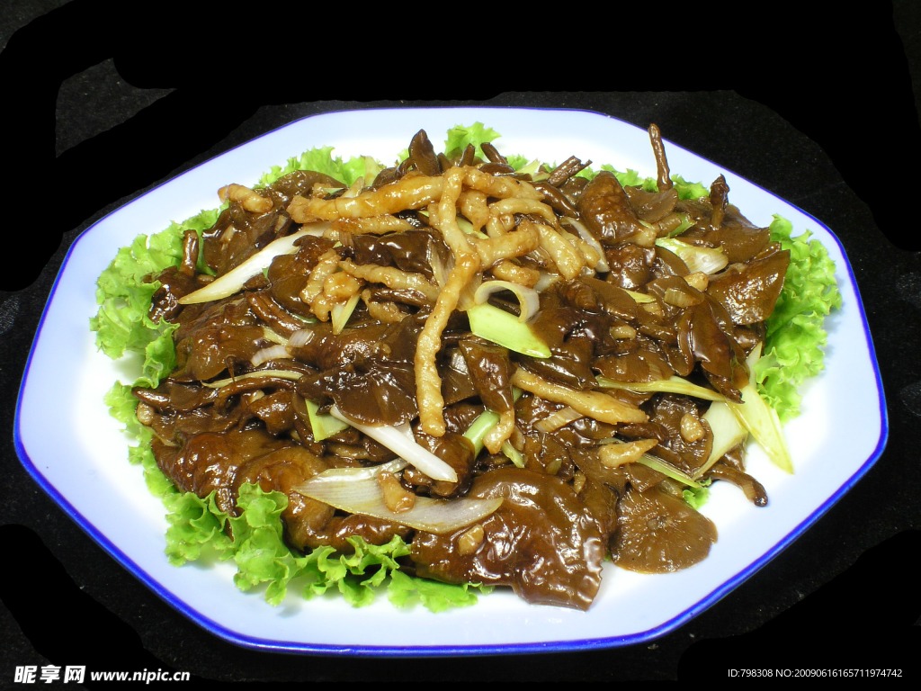 肉丝炒东北松蘑