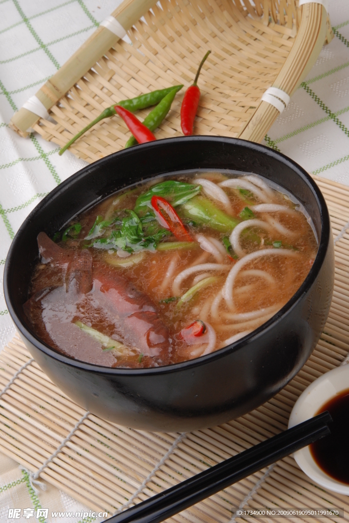 沙县小吃泥鳅粉