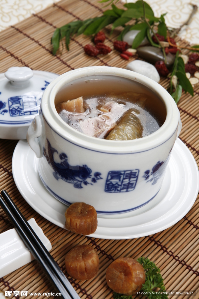珧柱花胶炖竹丝鸡