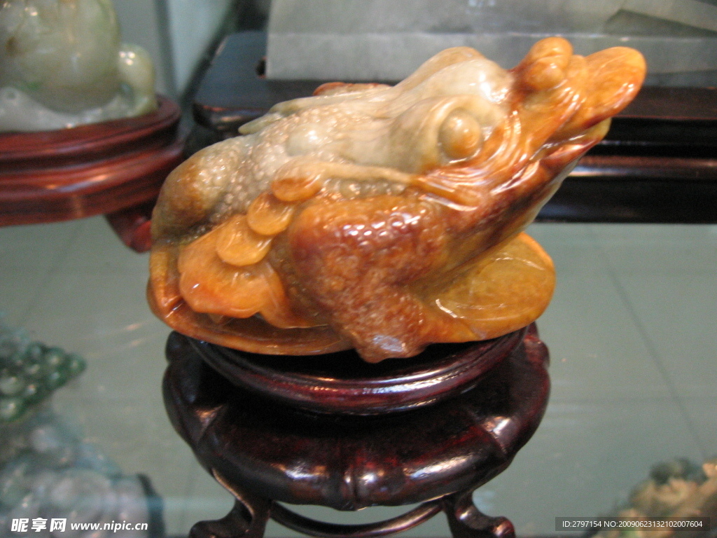翡翠三脚蟾