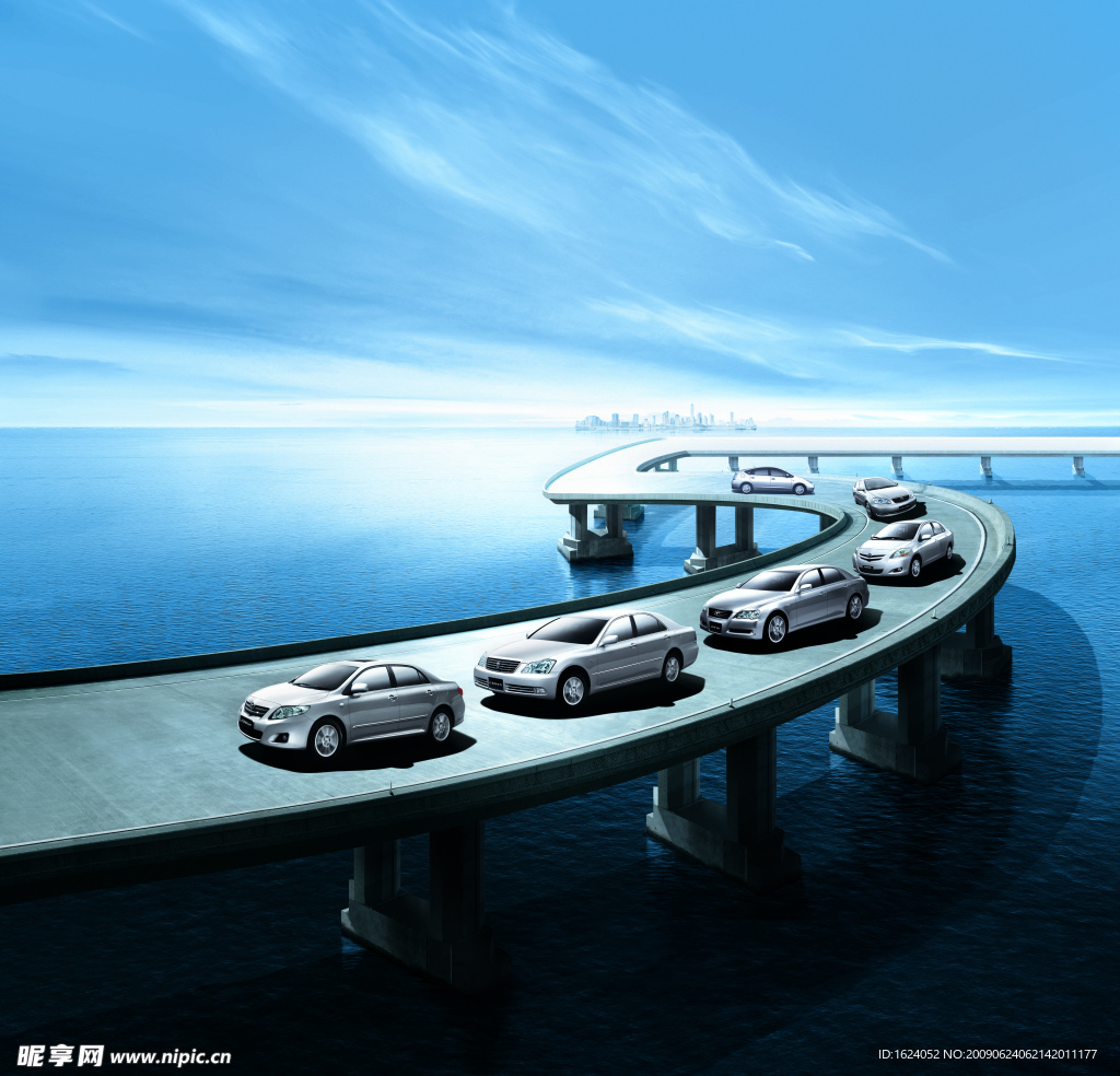 海面大桥上的轿车桥海面轿车
