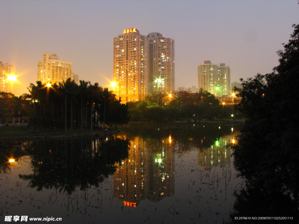 洪湖夜景