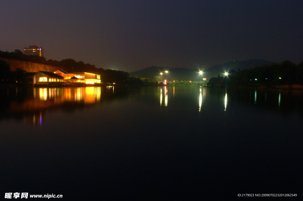 南京月牙湖夜景