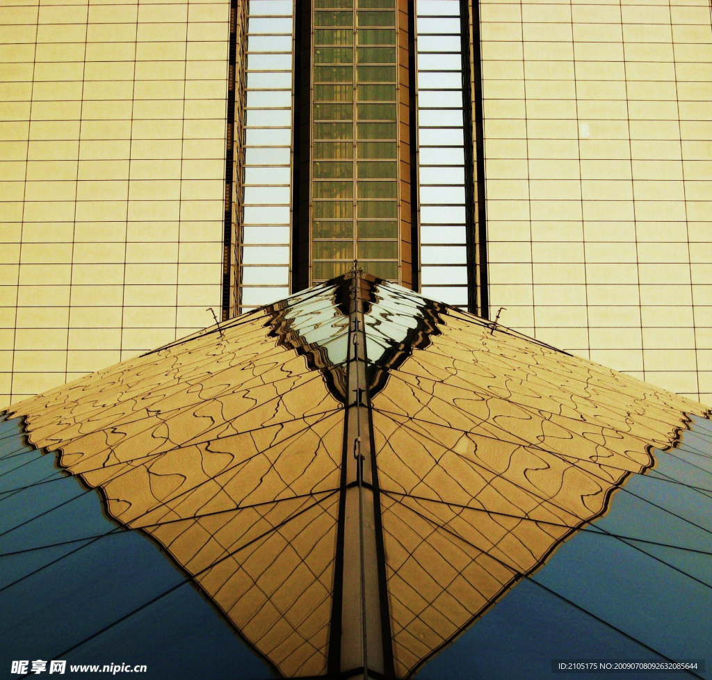 现代城市倒影