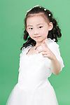 白裙女孩