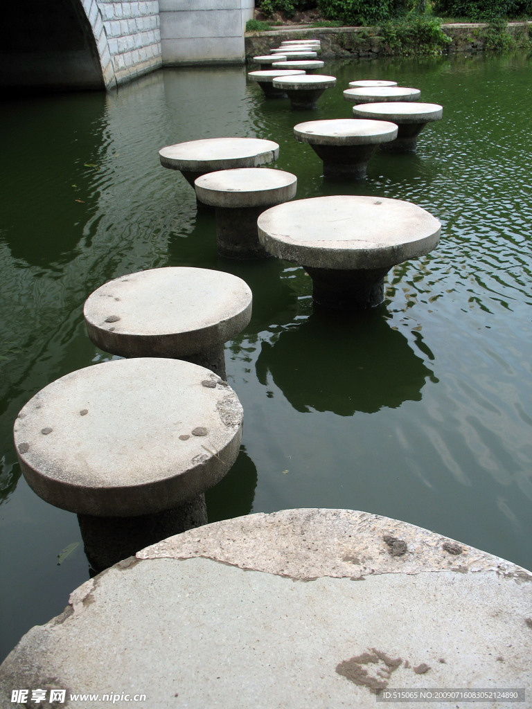 水上小桥