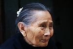 满脸皱纹的婆婆