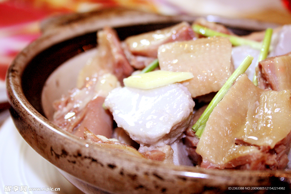 板鸭芋艿煲