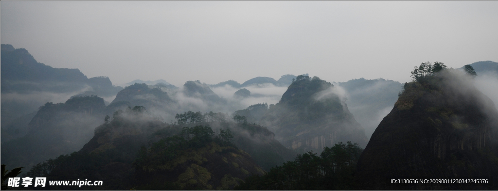 雨后山景