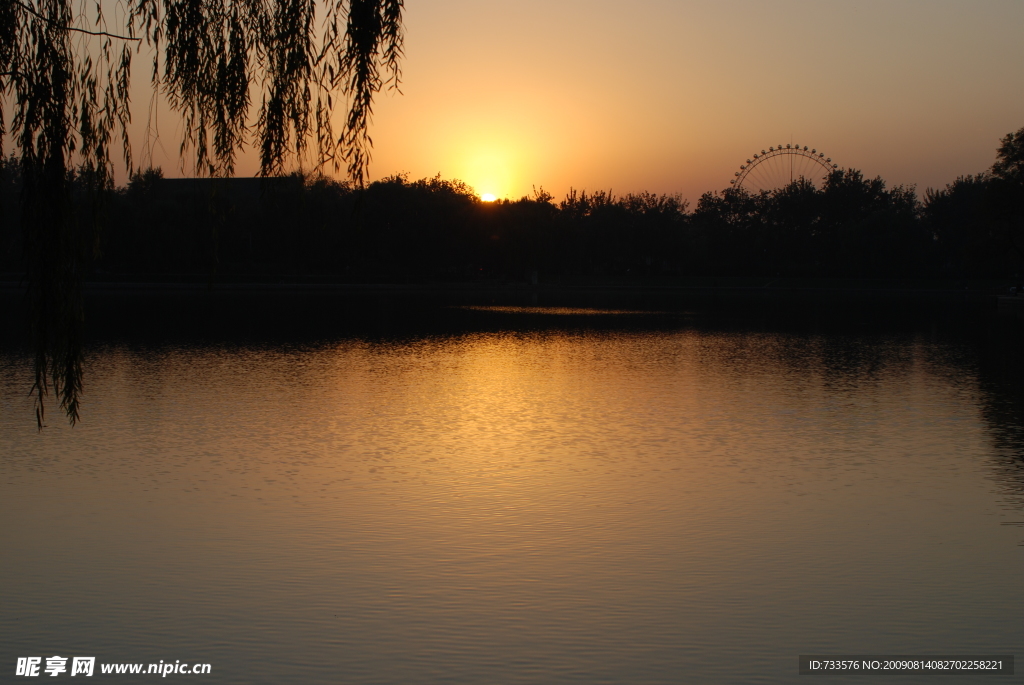 龙潭夕照