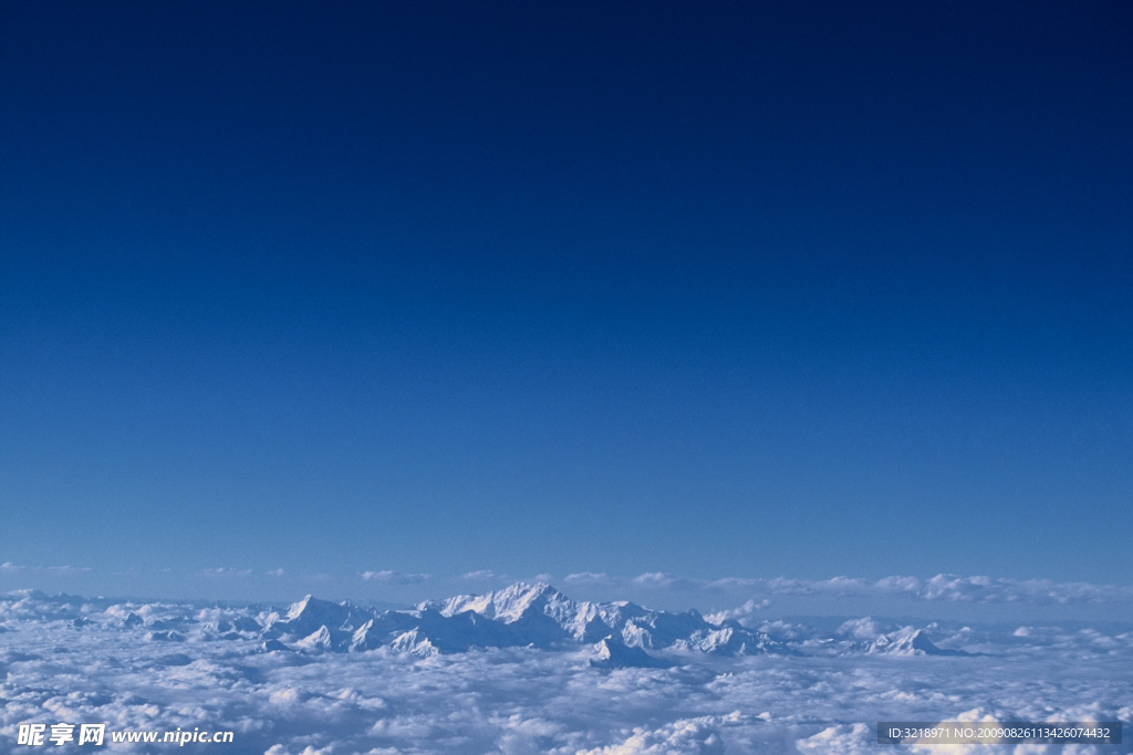 天空雪山