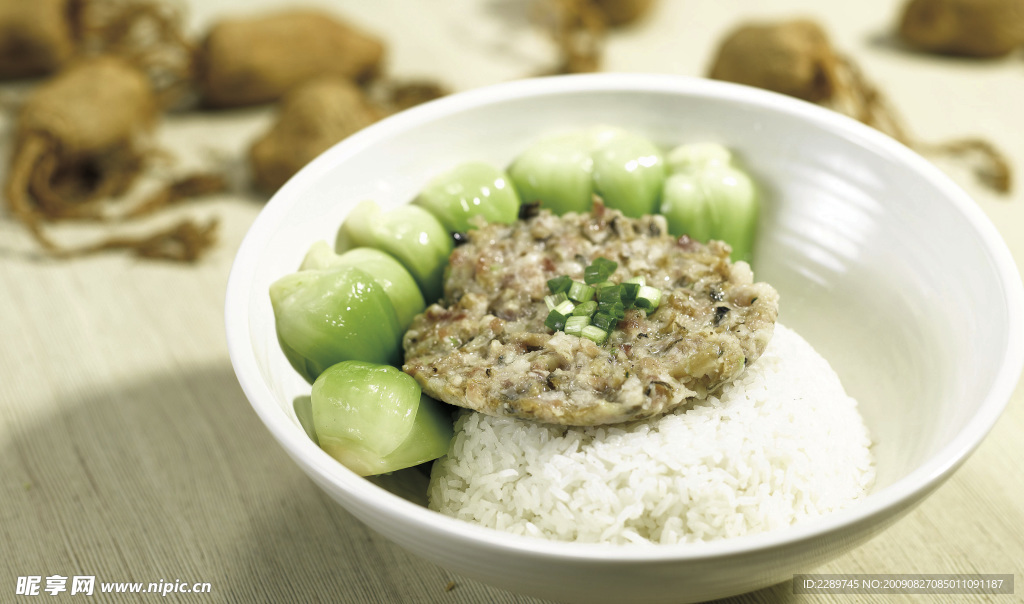 鱿鱼肉饼饭