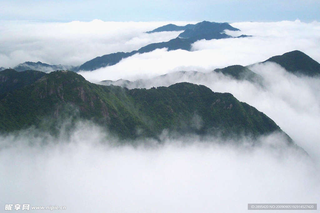 山峰云