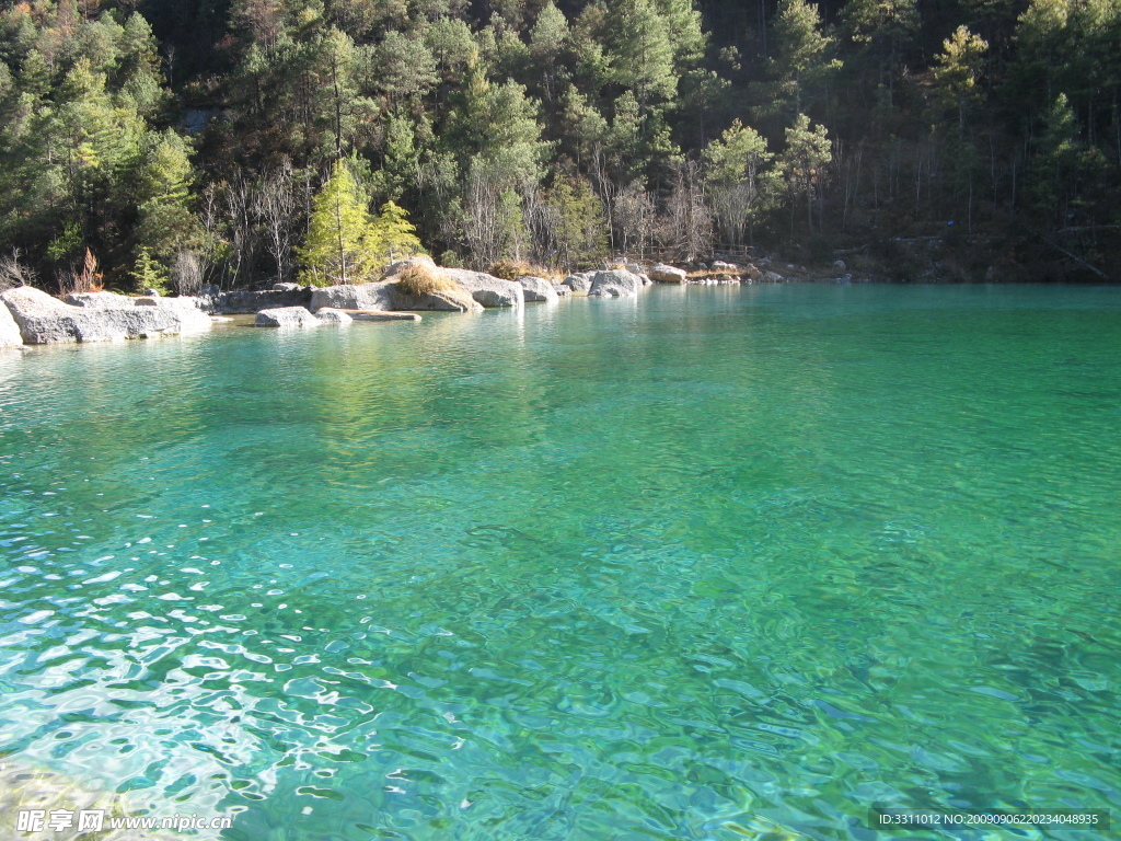 湖水