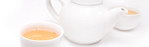 白色茶壶与茶杯