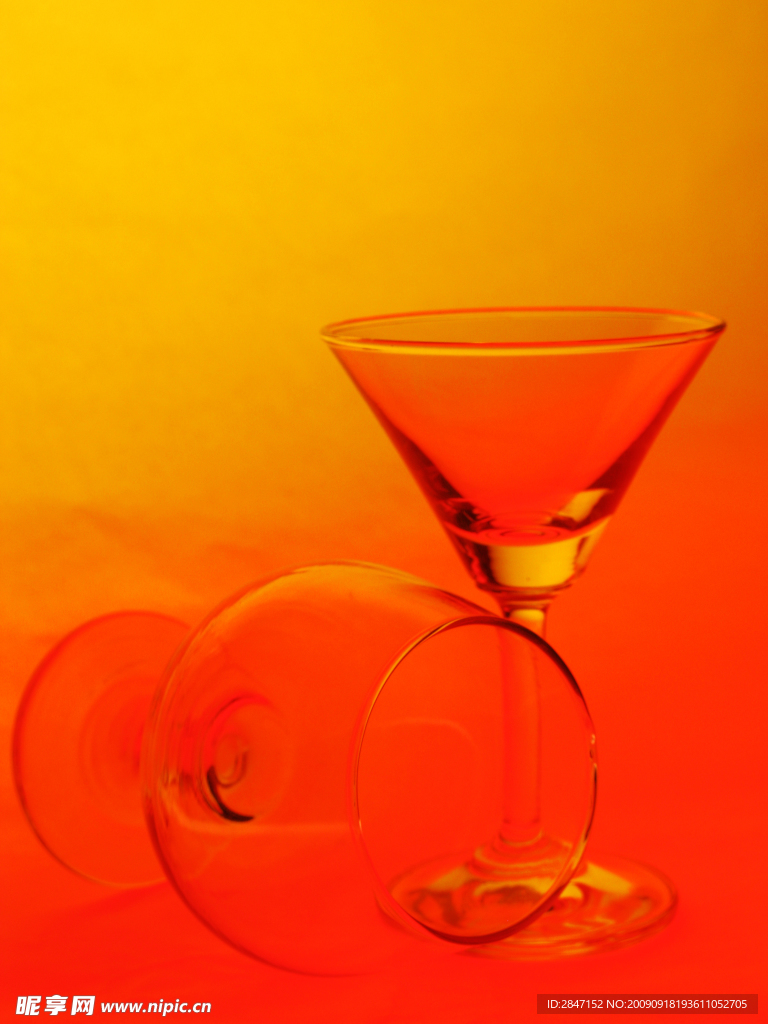 高脚杯