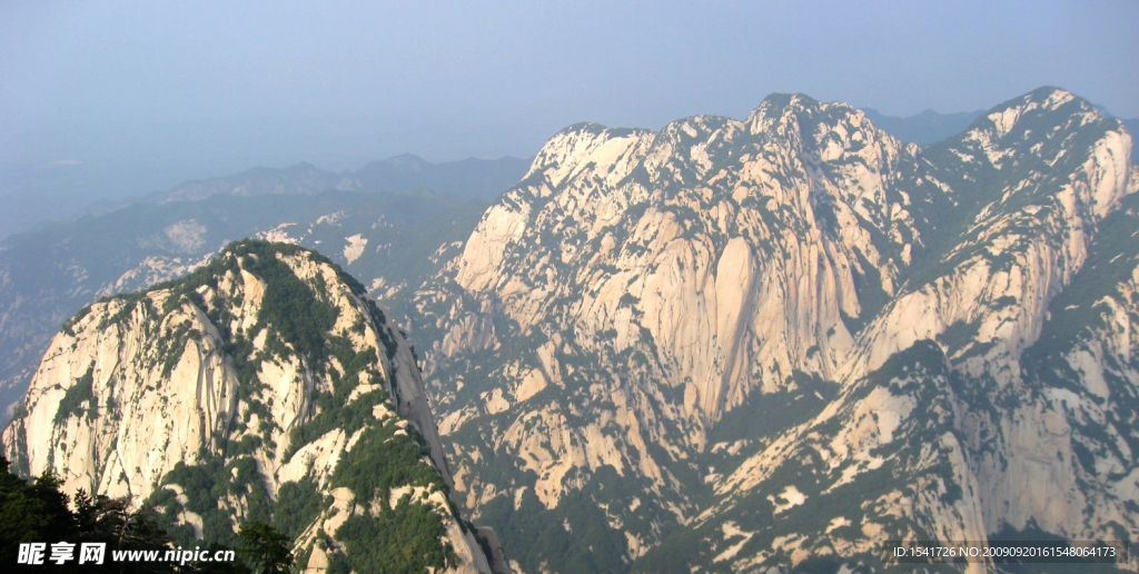 水墨高山