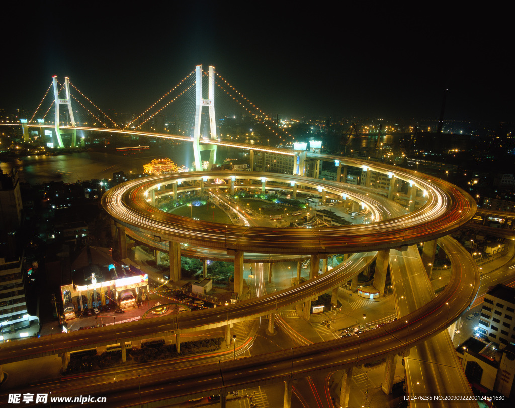圆形立交桥夜景图片