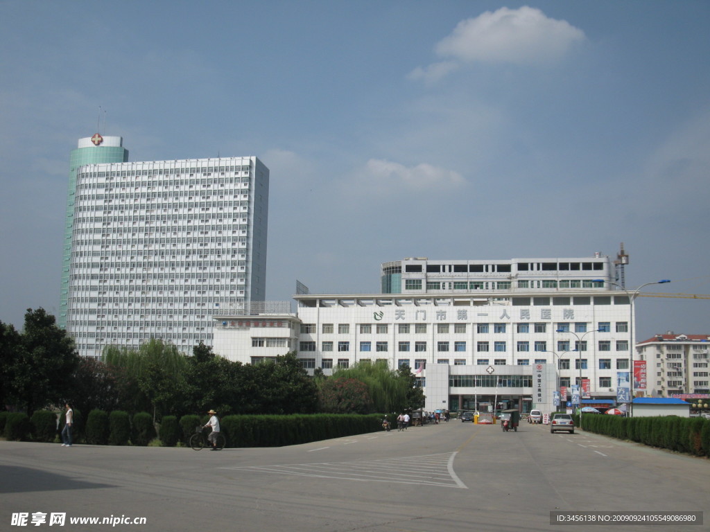 天门市一医门诊大厅