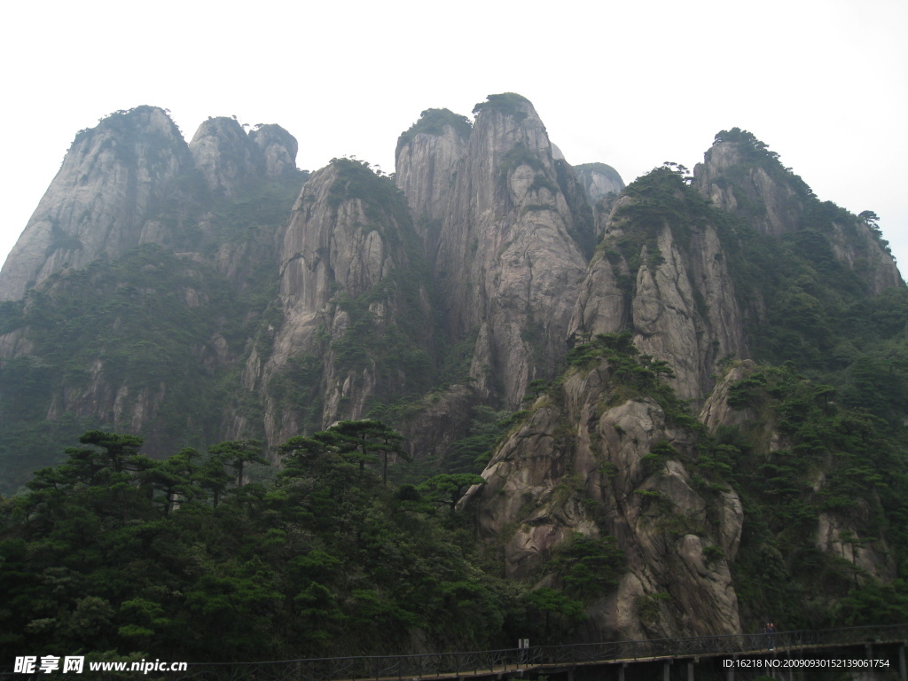 岩石山