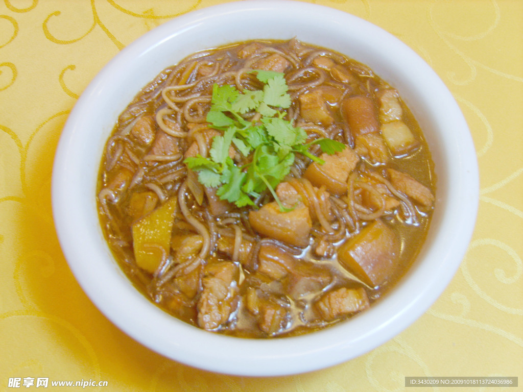 红焖肉炖粉条