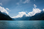 高山湖面