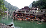 江畔古城