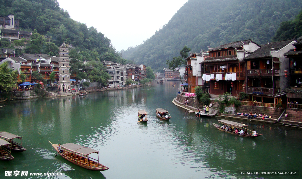 恬静江景