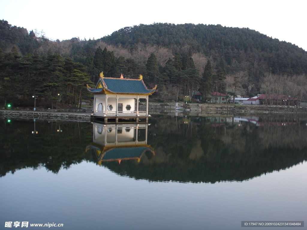 九江庐山如琴湖