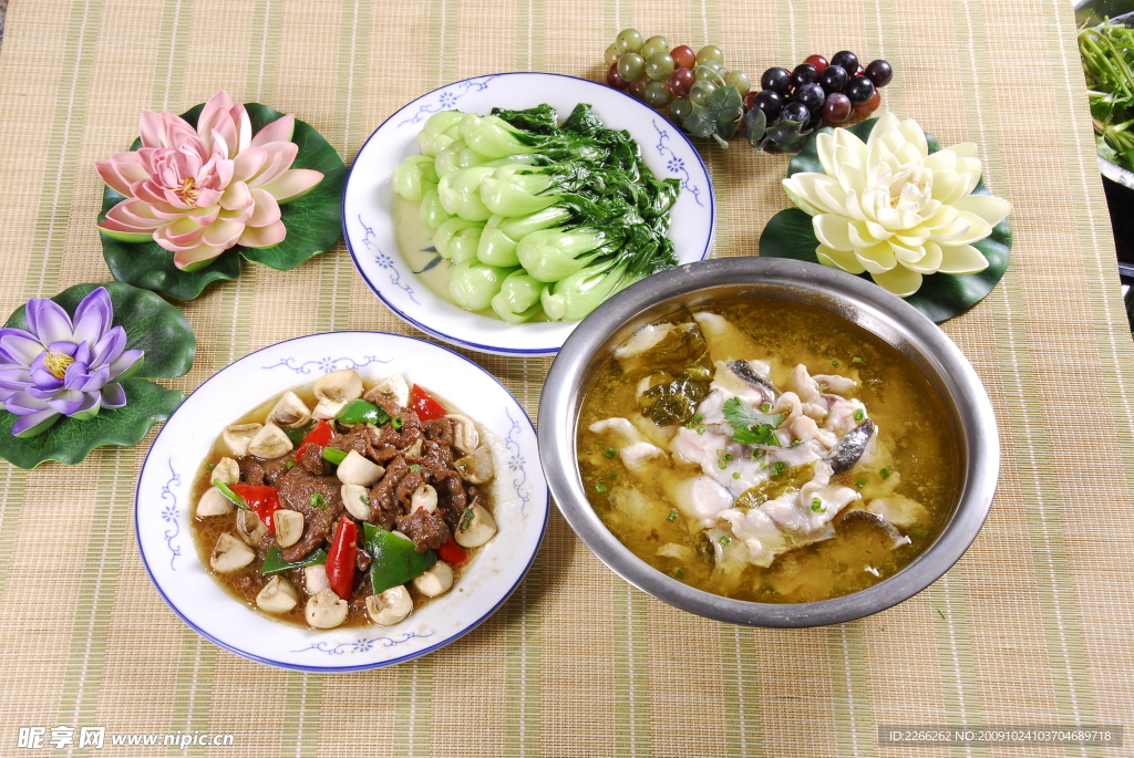 酸菜鱼 鲜菇牛肉 时菜