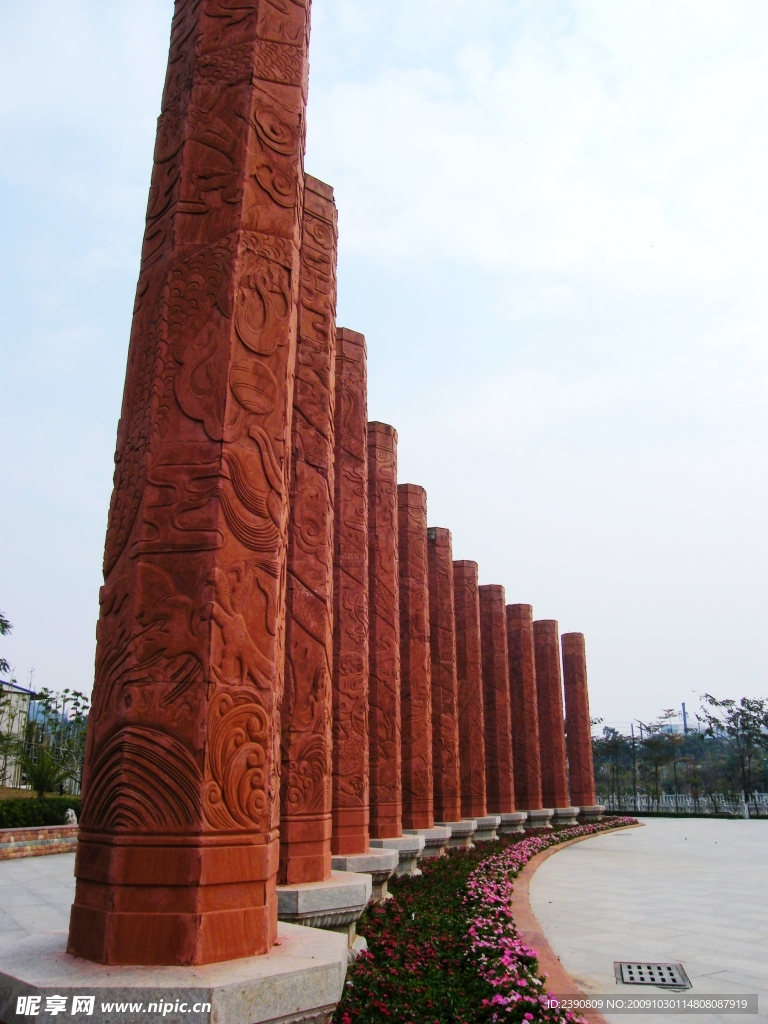 柱子雕塑