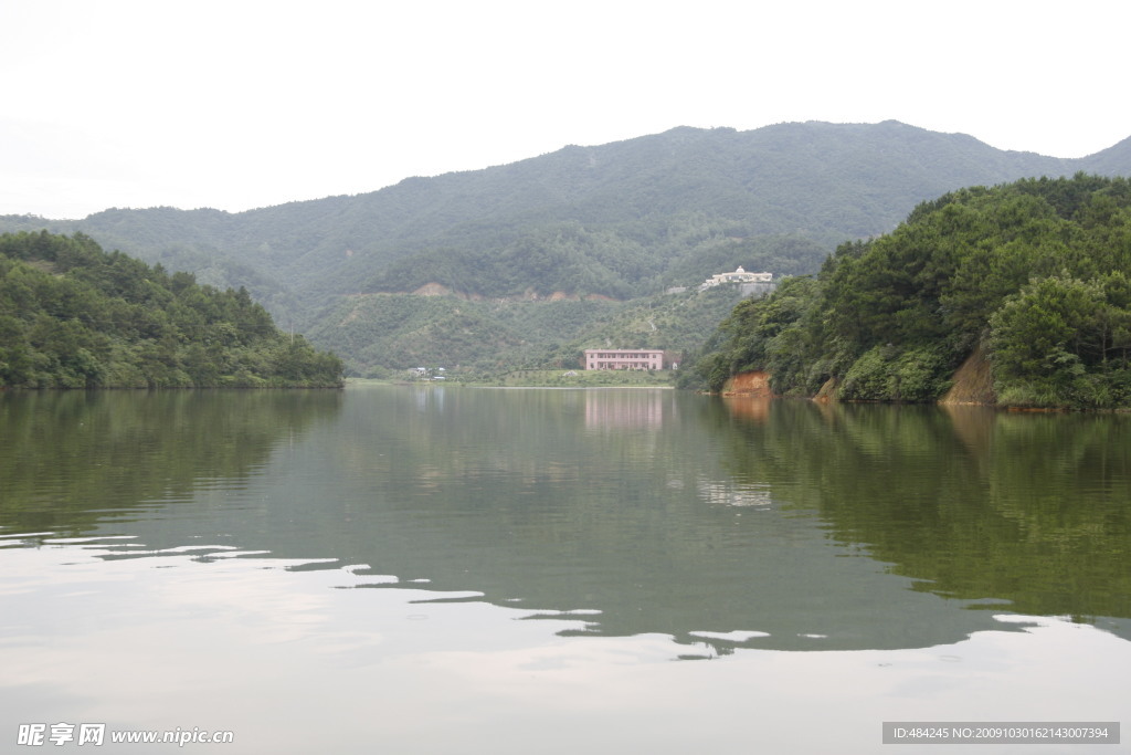 山清水秀