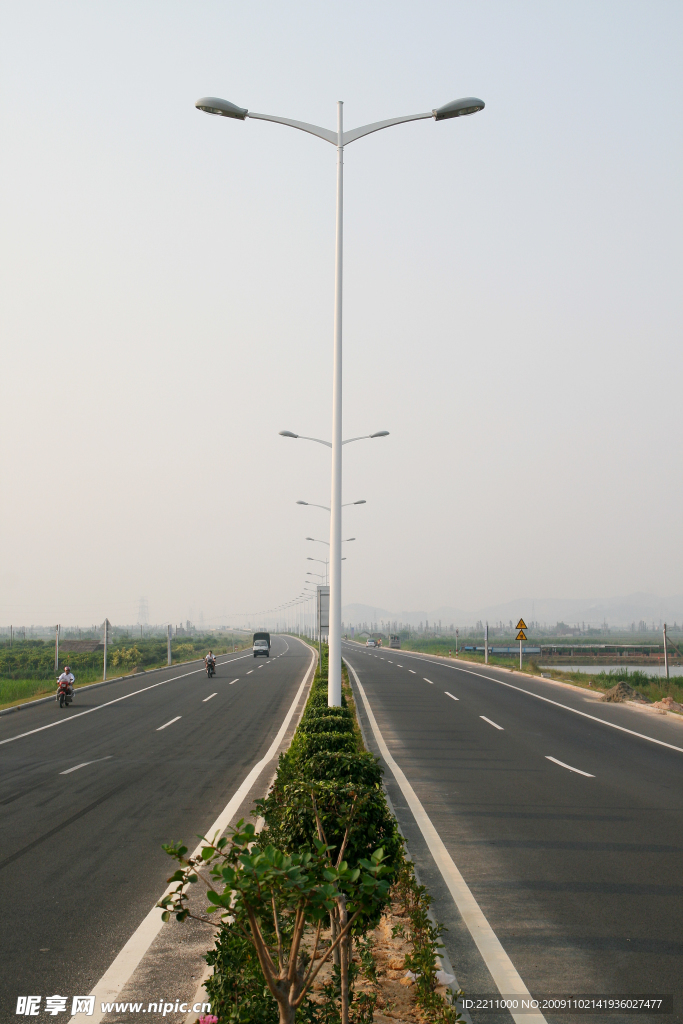 公路与路灯