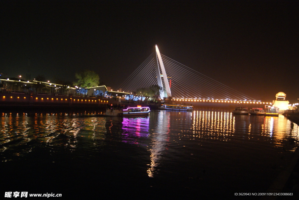 夜色天津多新景