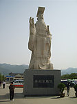 秦始皇雕像