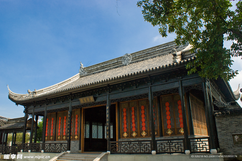 中式建筑前门
